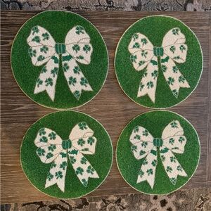 NWT Beaded Shamrock Bow Ribbon Set of 4 Placemats